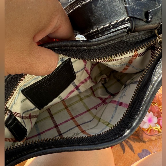 Coach vintage all black leather bleeker shoulder hobo bag. - Picture 3 of 10